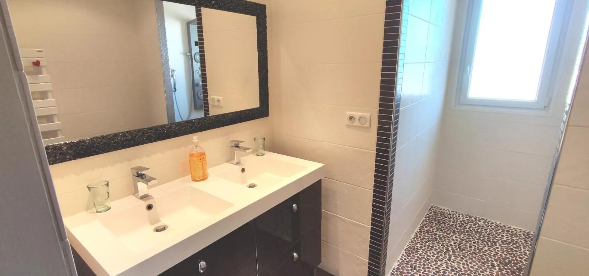 Homestay Les Bruyeres Apartment Civrieux-d'Azergues